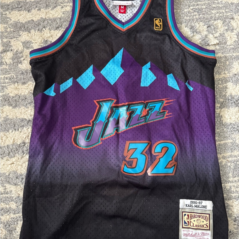 Utah Jazz Hardwood Classics Jersey Karl Malone.